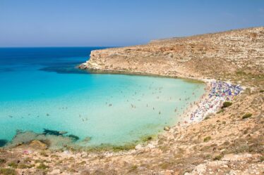 spiaggia conigli lampedusa
