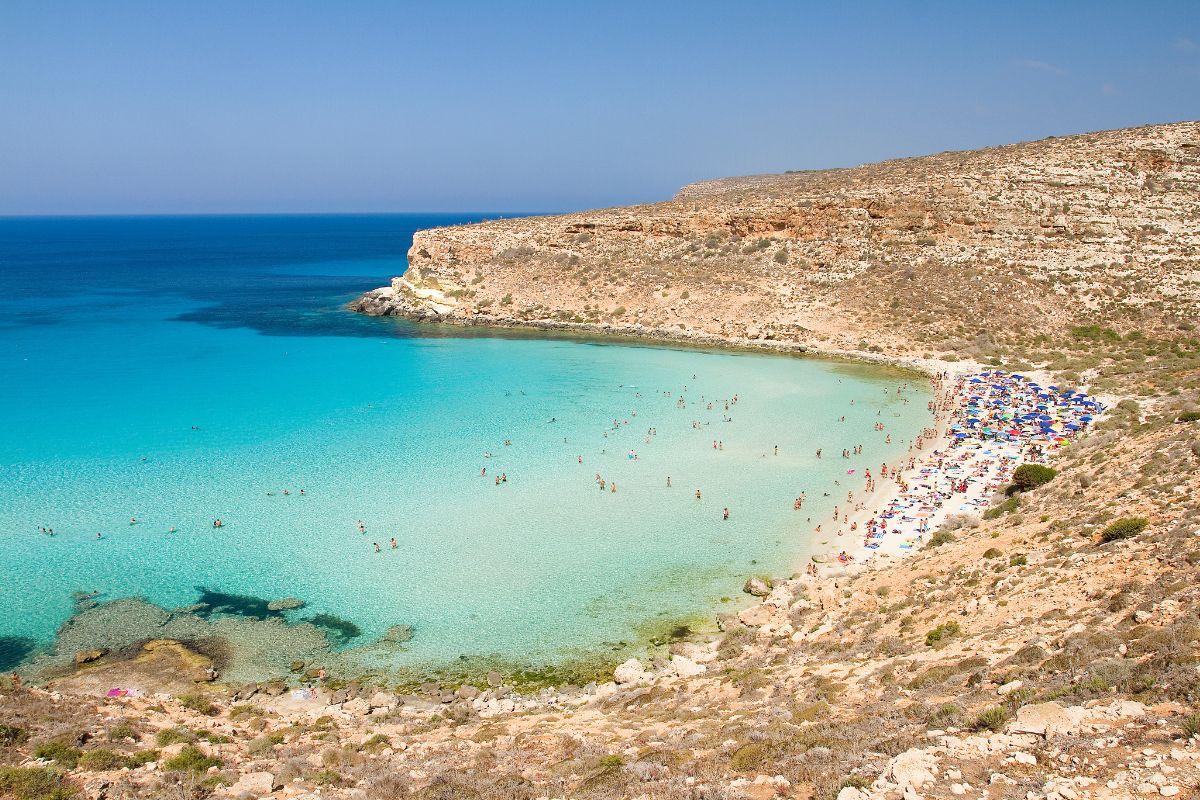 spiaggia conigli lampedusa